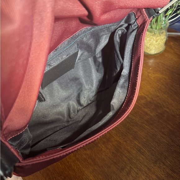 COACH Nylon Shoulder Bag in Maroon- EUC- adjustable strap and Key Holder - Picture 4 of 10